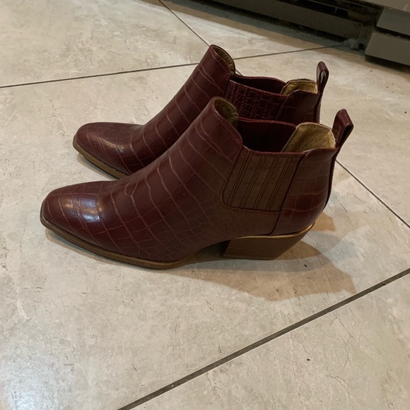 New Direction ankle boots - Picture 3 of 4